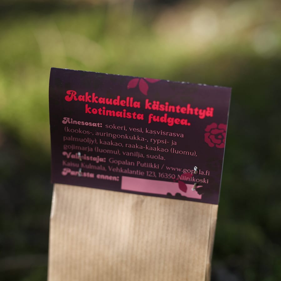 tummasuklaa-goji-fudge-gopala-taka